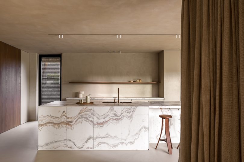 Ville Design设计的极简主义住宅Residence UM