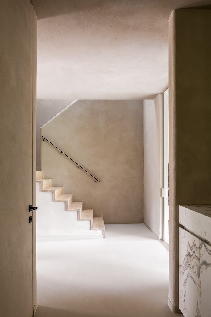 Ville Design设计的极简主义住宅Residence UM