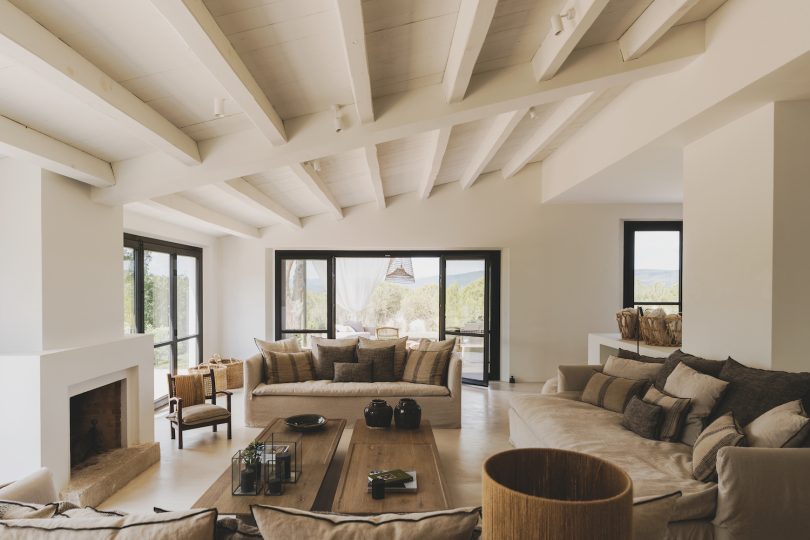 由BLOOMINT设计的简约住宅Villa Cap Roig