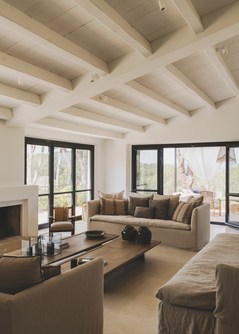 由BLOOMINT设计的简约住宅Villa Cap Roig