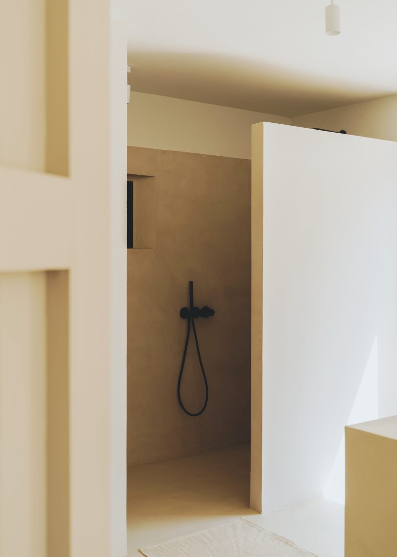 由BLOOMINT设计的简约住宅Villa Cap Roig