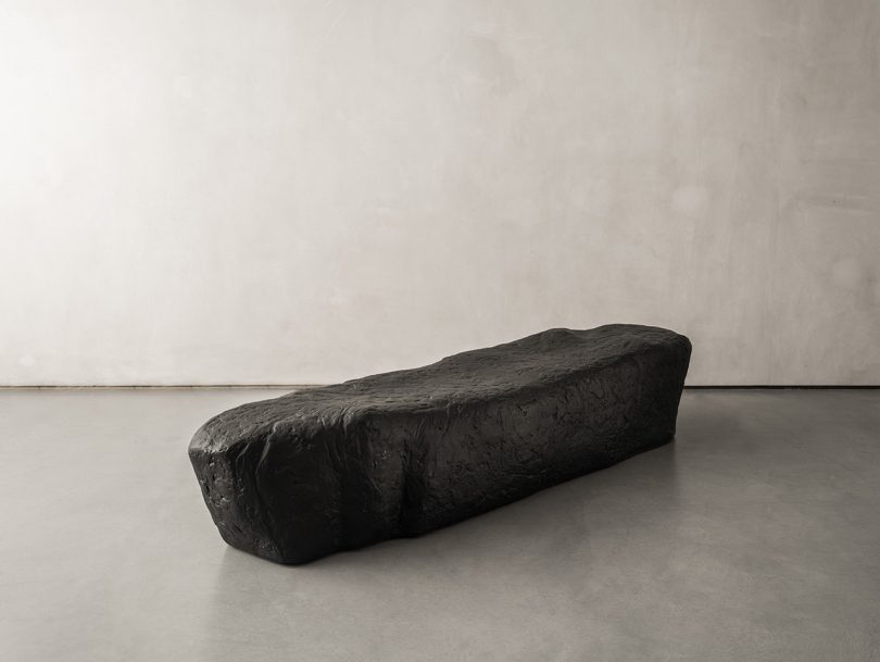 Serhii Makhno的陶瓷作品在ZEMLYA展览中打破壁垒