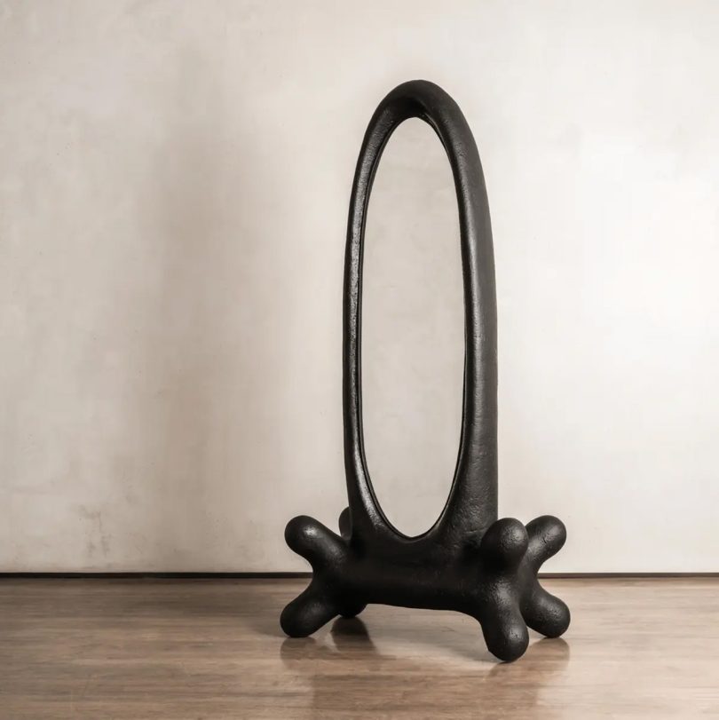 Serhii Makhno的陶瓷作品在ZEMLYA展览中打破壁垒