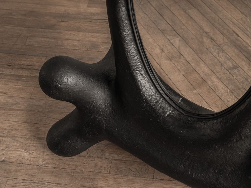 Serhii Makhno的陶瓷作品在ZEMLYA展览中打破壁垒