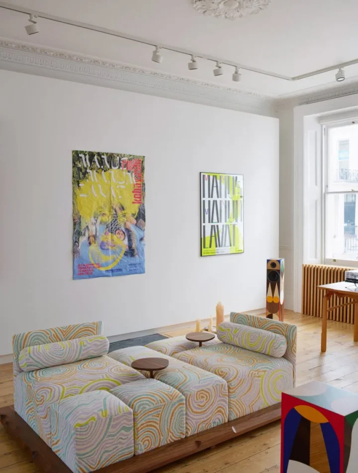 RIO KOBAYASHI为伦敦设计节展示的一个客厅装置