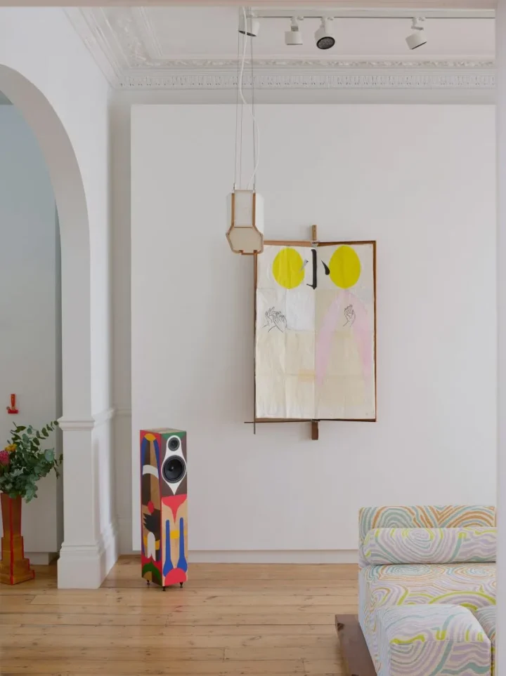 RIO KOBAYASHI为伦敦设计节展示的一个客厅装置