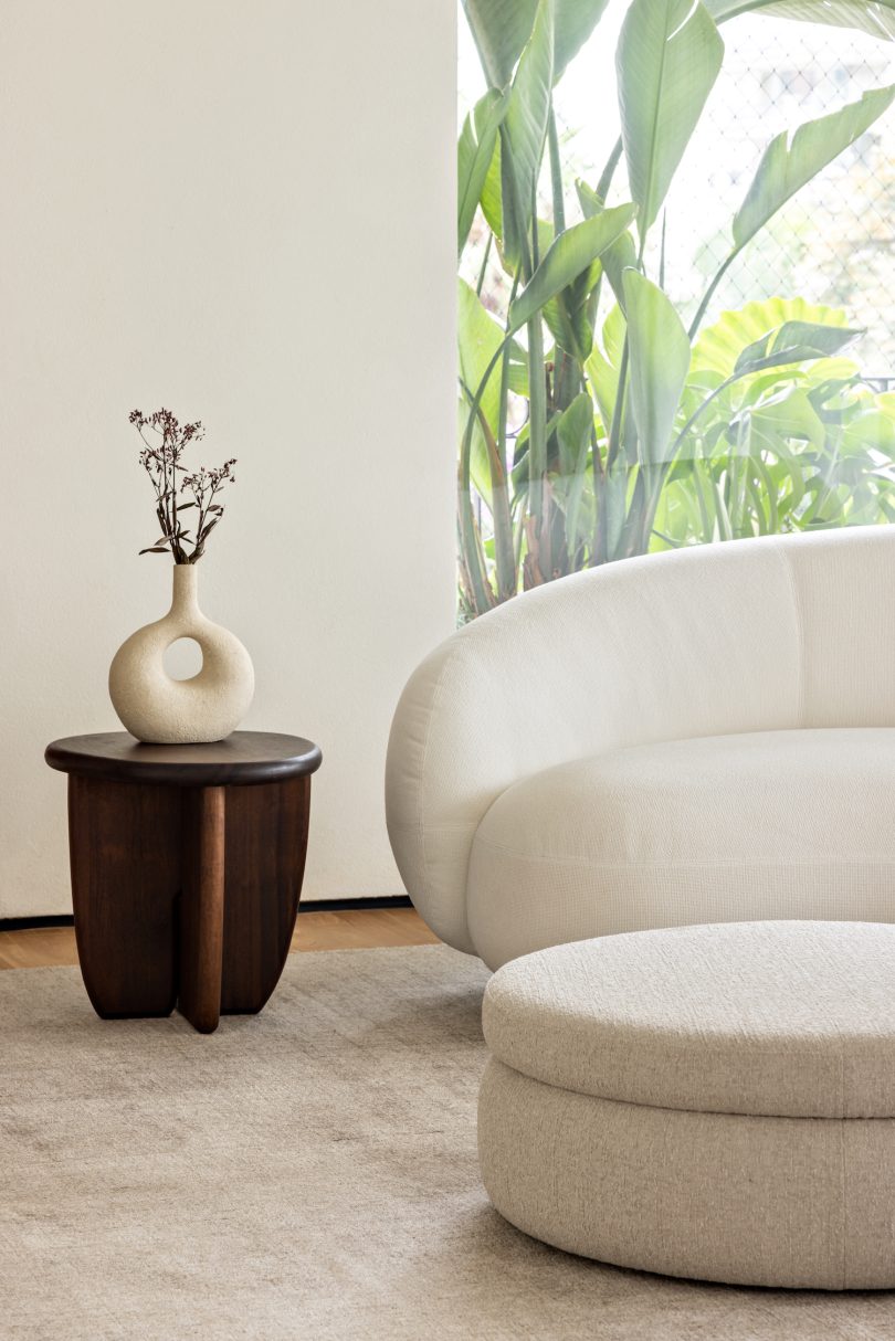 由ARCHITECTS OFFICE设计的极简主义公寓AP L.