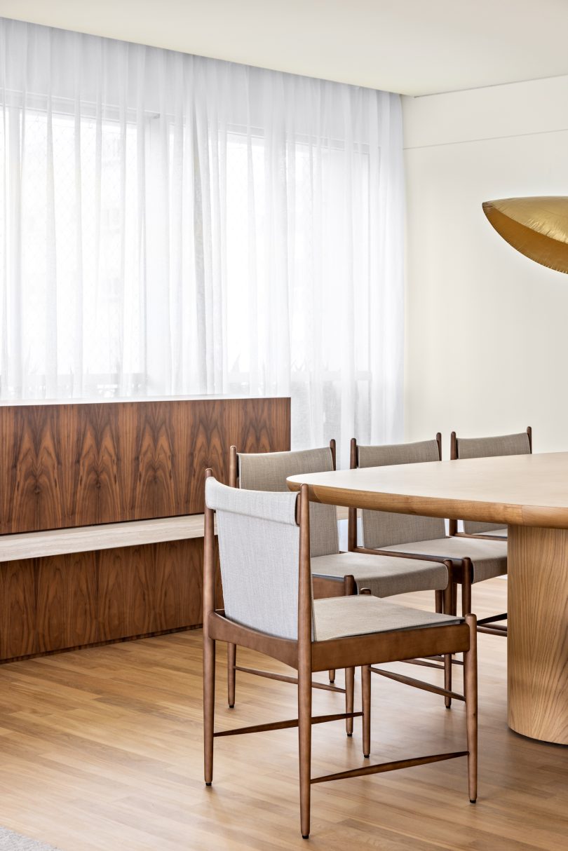 由ARCHITECTS OFFICE设计的极简主义公寓AP L.