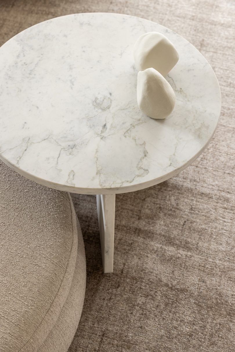 由ARCHITECTS OFFICE设计的极简主义公寓AP L.