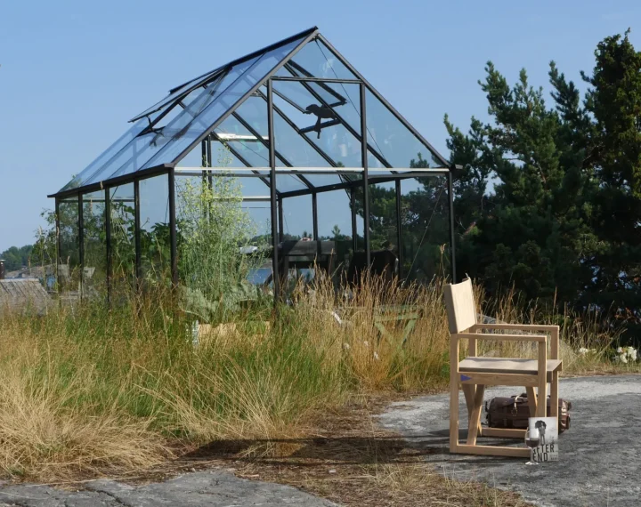 瑞典设计品牌:Atolmar推出一款导演风格的椅子Brotto