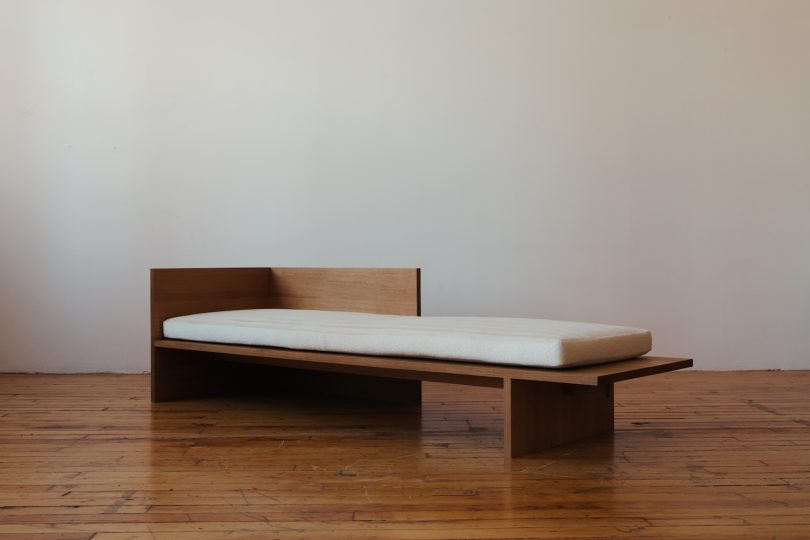 Gregory Beson设计的极简主义沙发床Arthur Daybed