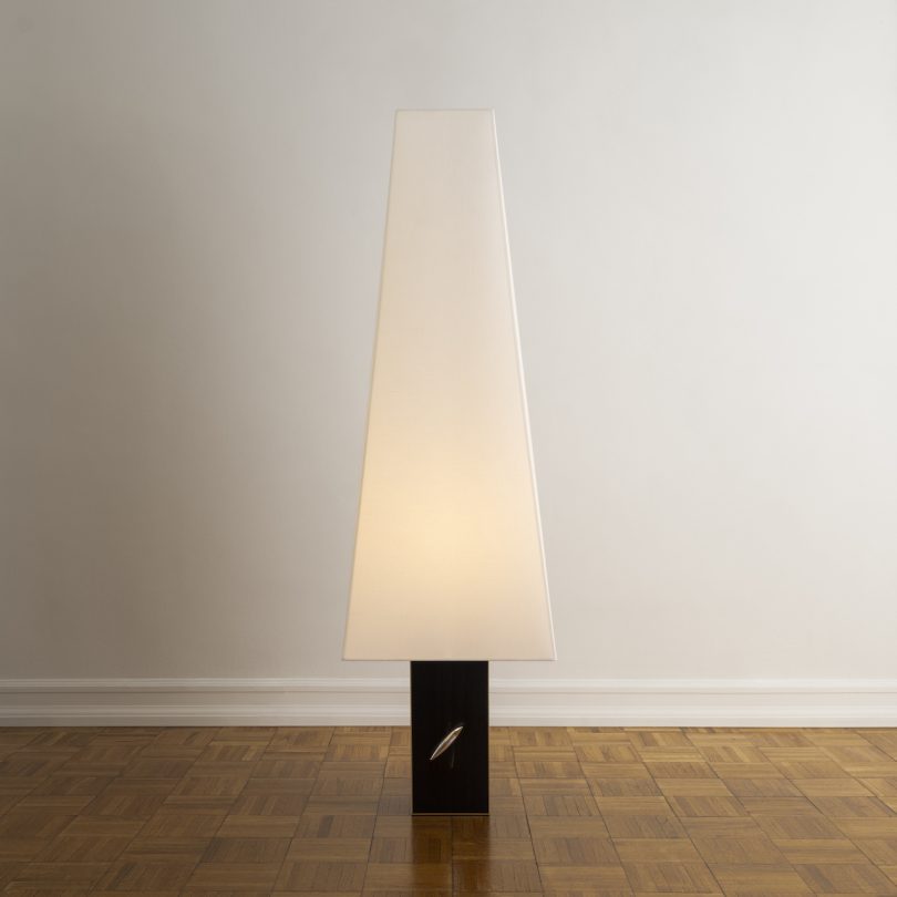 EJR Barnes的首次个人展览，徘徊在浪漫与务实之间