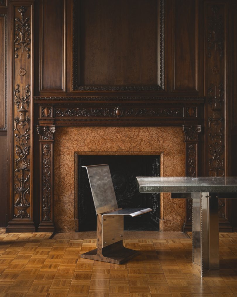 EJR Barnes的首次个人展览，徘徊在浪漫与务实之间