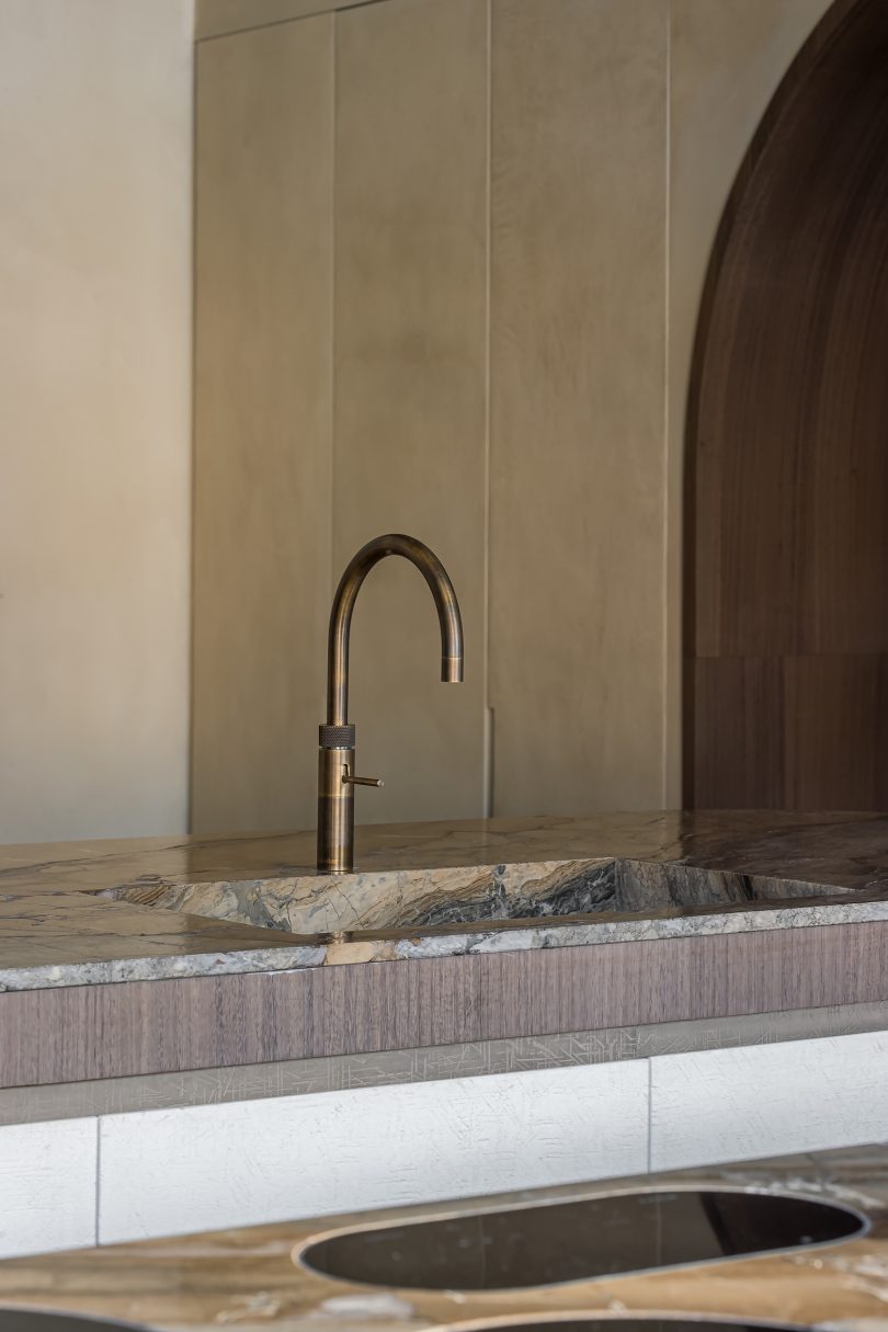 由Britt Van Namen设计的极简主义住宅KAP