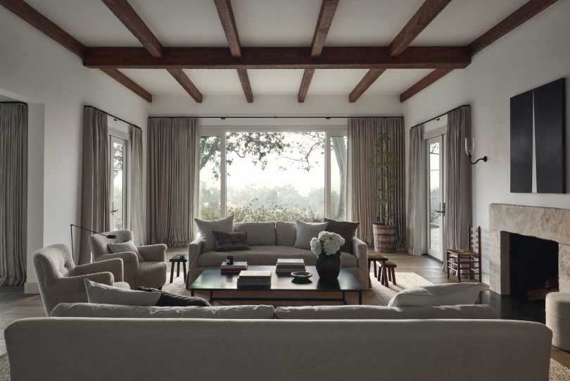 由Westbourne Studio设计的极简住宅Linea Del Cielo