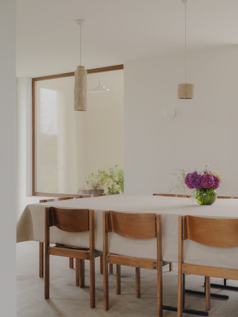 由Pareil设计的极简主义住宅Mas Baudran