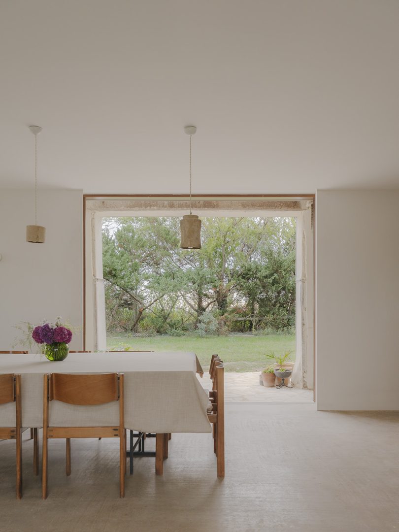 由Pareil设计的极简主义住宅Mas Baudran