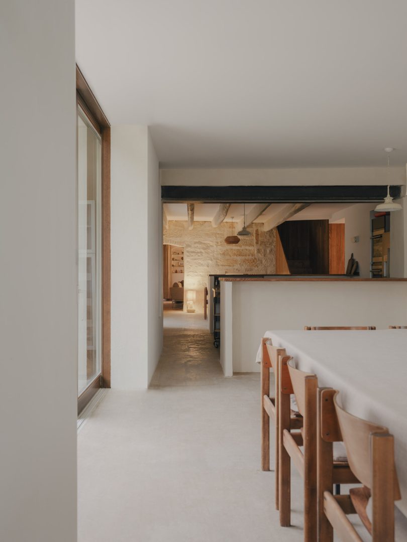 由Pareil设计的极简主义住宅Mas Baudran