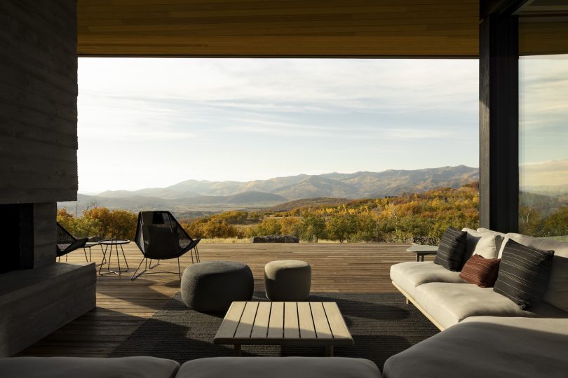 由KLIMA设计的极简主义住宅Slot House