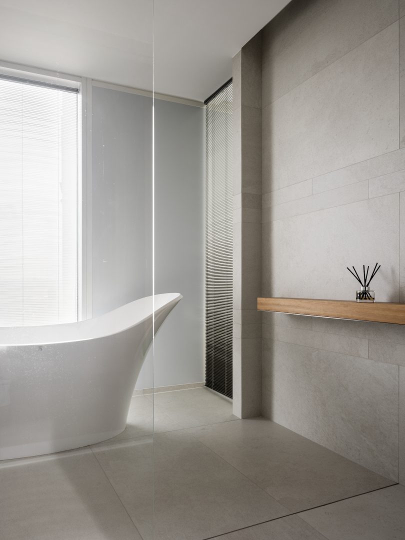 由Studio In2设计的极简主义住宅Tu Residence