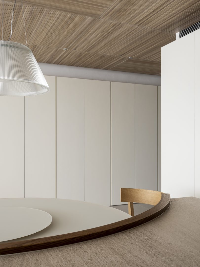 由Studio In2设计的极简主义住宅Tu Residence