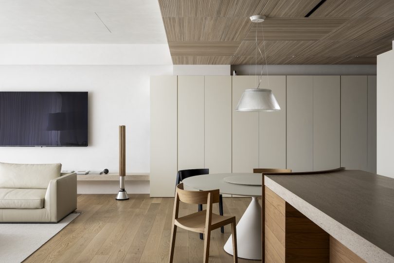 由Studio In2设计的极简主义住宅Tu Residence