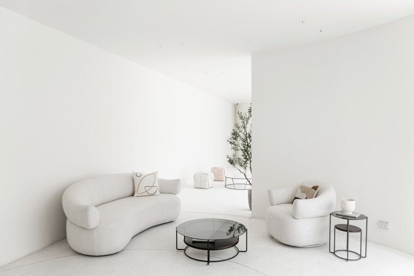 泰国设计品牌：Mobella推出新设计Buffo座椅系列