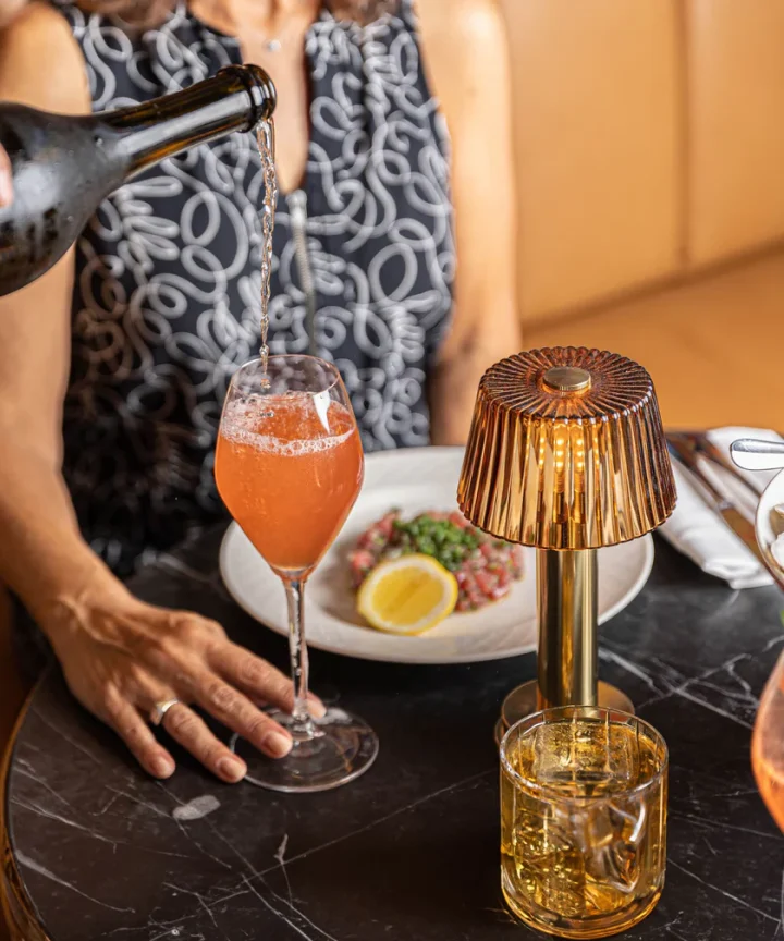 2024巴黎家居装饰设计展:NEOZ推出新的灯具Manhattan