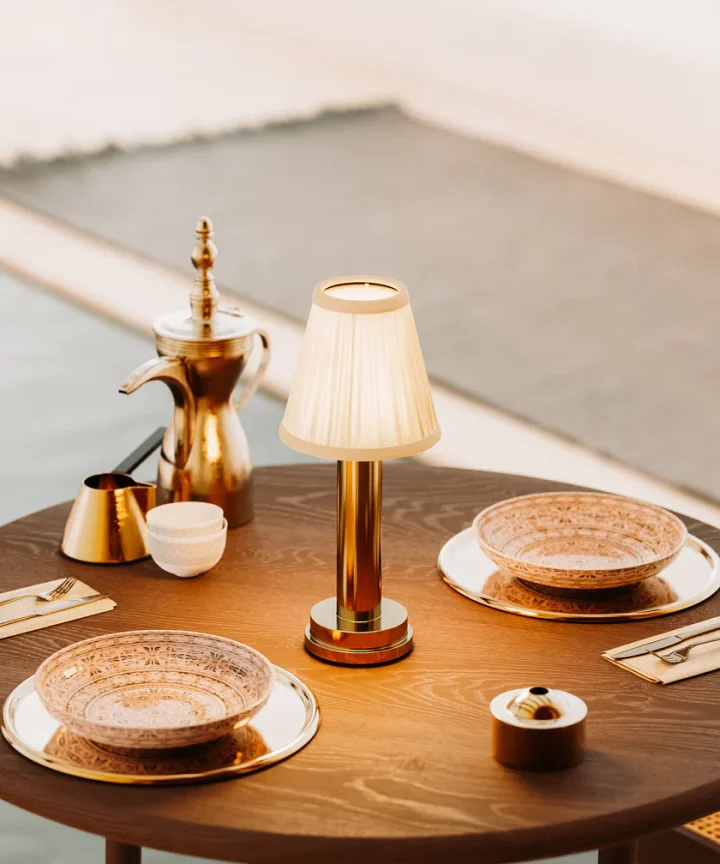 2024巴黎家居装饰设计展:NEOZ推出新的灯具Manhattan