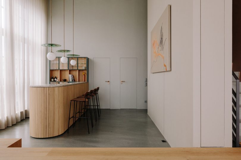 由LINEATUR设计的极简主义别墅Artists Village