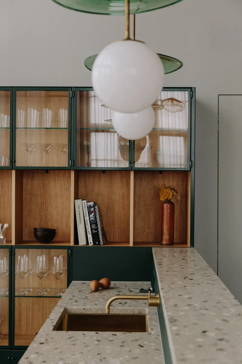 由LINEATUR设计的极简主义别墅Artists Village