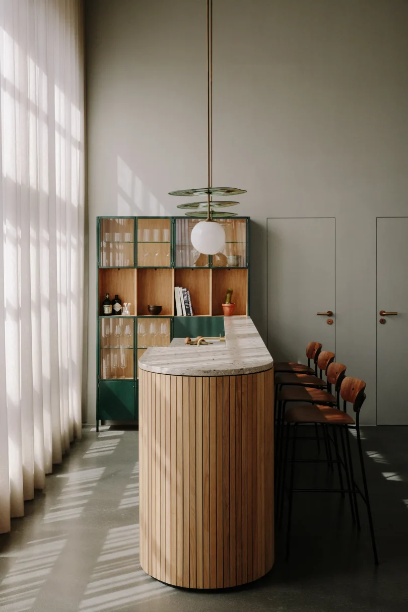 由LINEATUR设计的极简主义别墅Artists Village