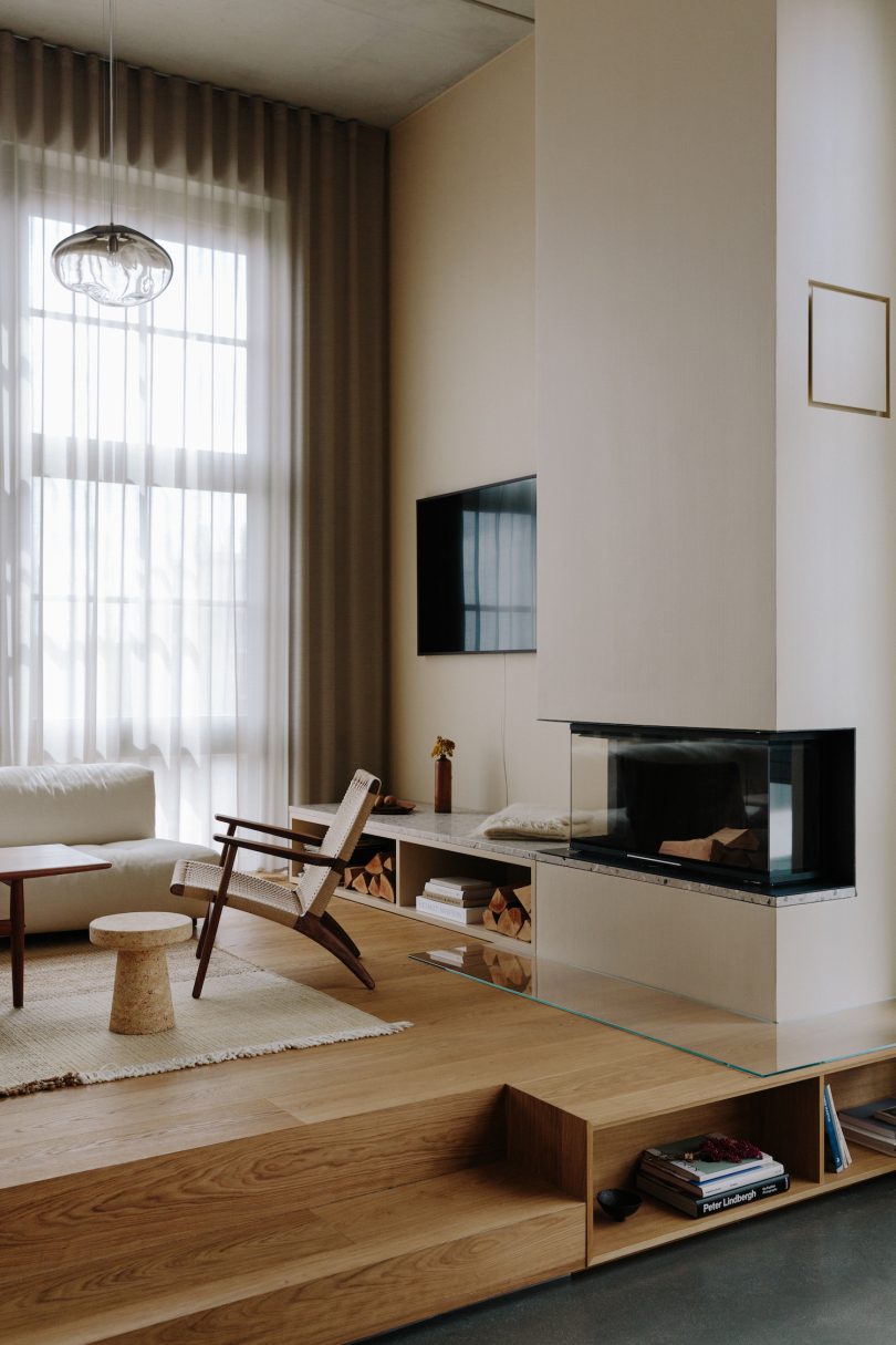 由LINEATUR设计的极简主义别墅Artists Village