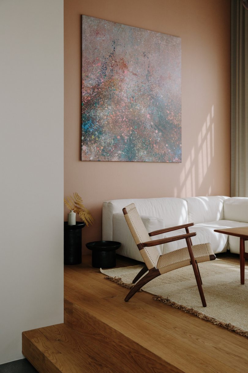 由LINEATUR设计的极简主义别墅Artists Village