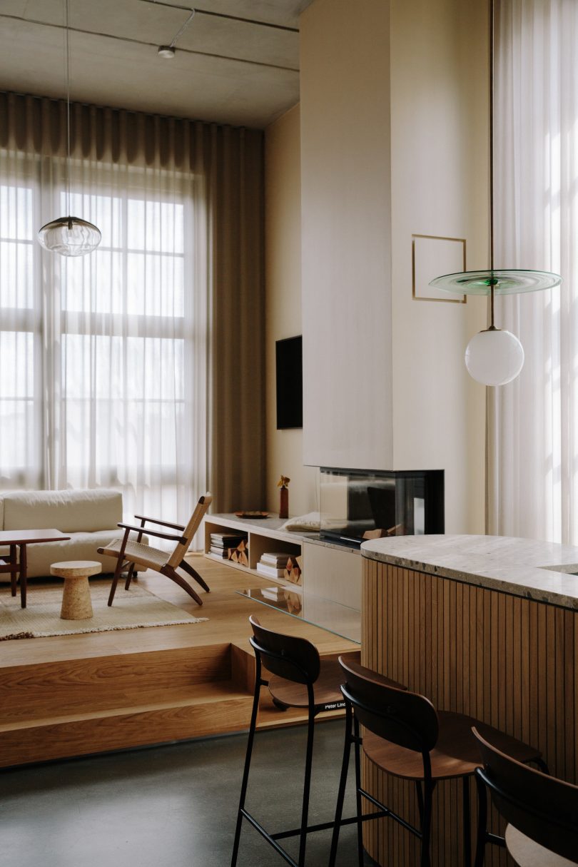 由LINEATUR设计的极简主义别墅Artists Village