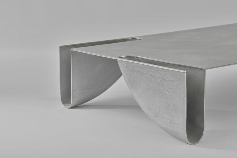 由CORPUS STUDIO设计的极简主义咖啡桌BB Coffee Table