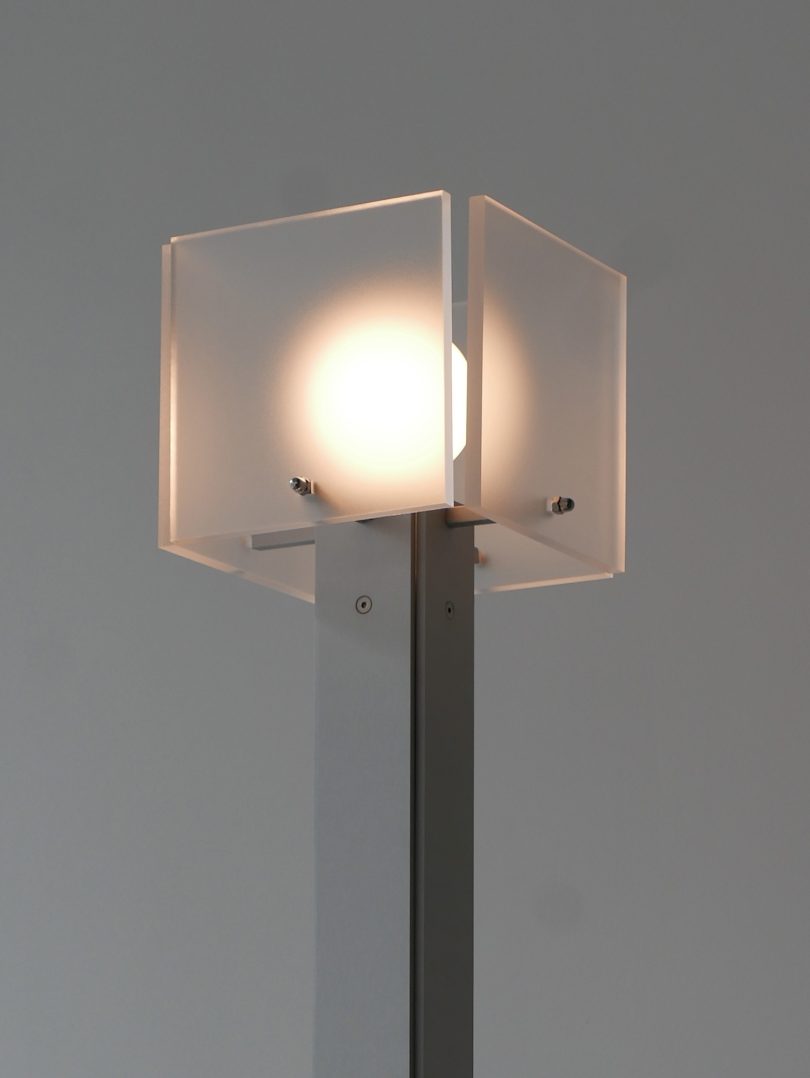 由Form of Things设计的极简主义灯具Jellyfish Lamp