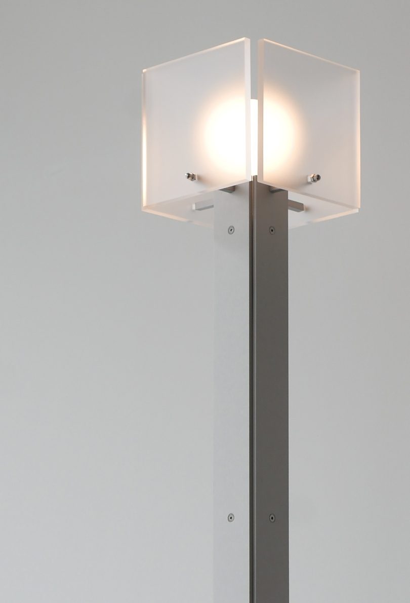 由Form of Things设计的极简主义灯具Jellyfish Lamp