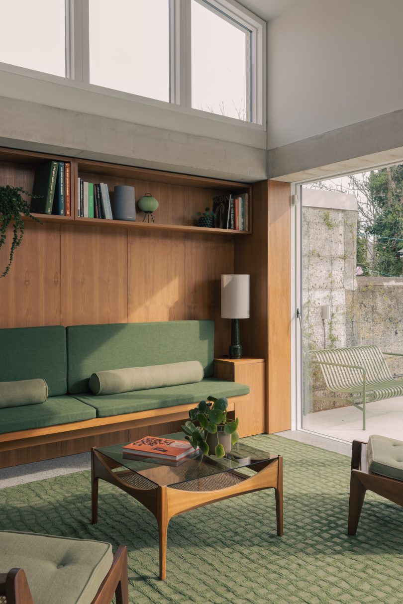 由Ryan W. Kennijan设计的简约住宅Lindsay House