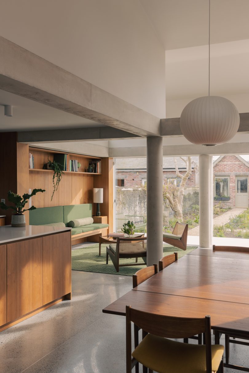 由Ryan W. Kennijan设计的简约住宅Lindsay House