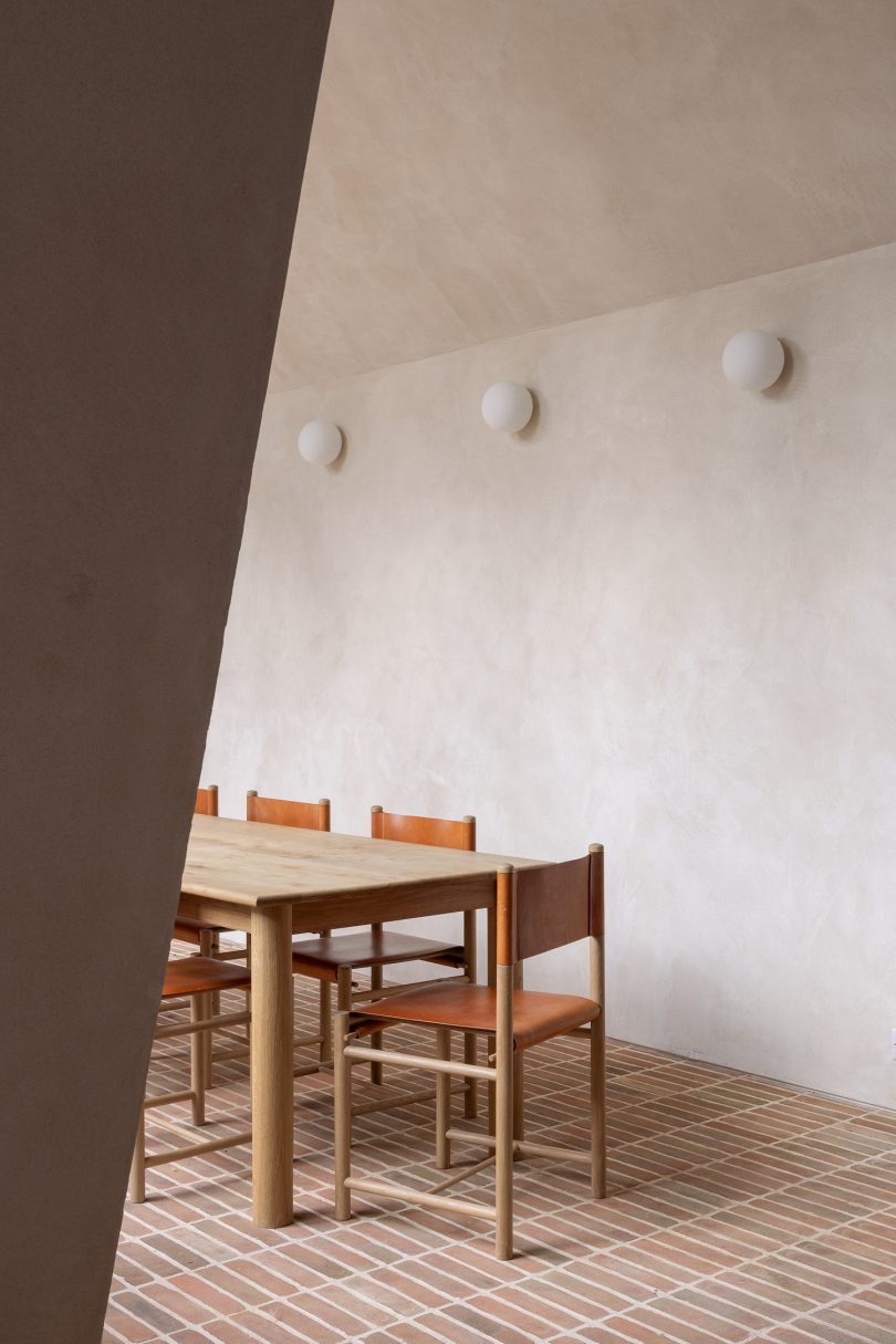 由ALL&NXTHING设计的极简主义住宅Med Terrace