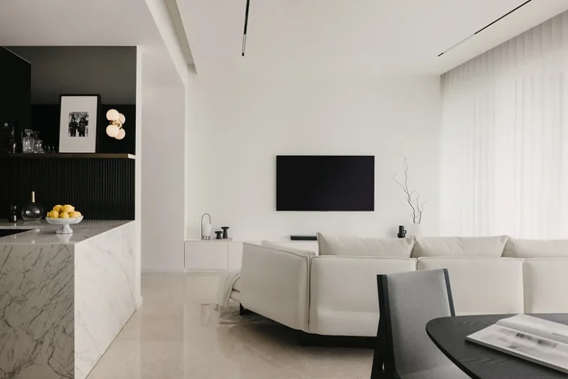 由Studio Metanoia设计极简主义住宅Monochrome Midas