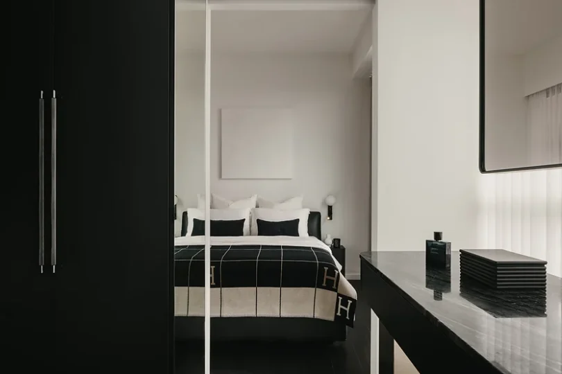 由Studio Metanoia设计极简主义住宅Monochrome Midas