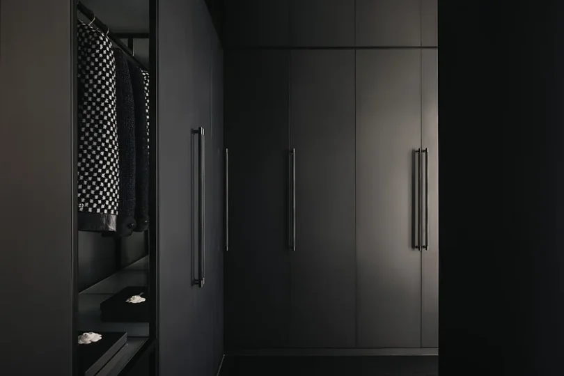 由Studio Metanoia设计极简主义住宅Monochrome Midas