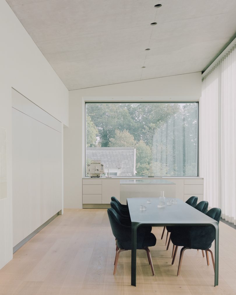 由PPAA设计的极简主义住宅Uetikon Villa