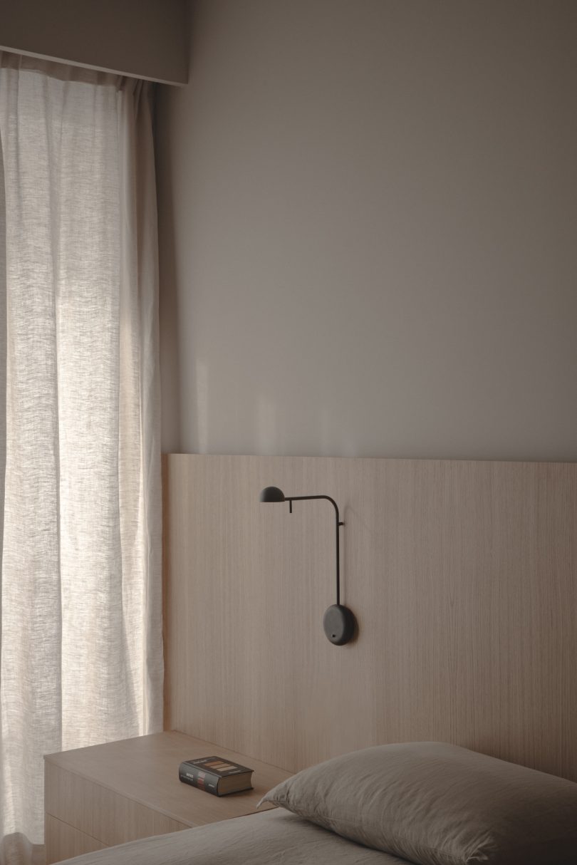 Francesc Rifé Studio设计的极简公寓Antonia Apartment