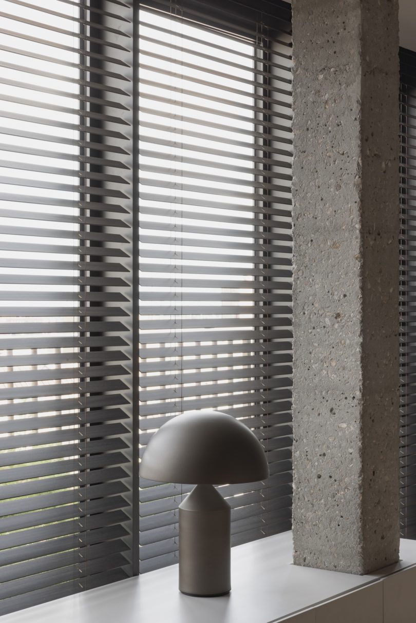 Francesc Rifé Studio设计的极简公寓Antonia Apartment