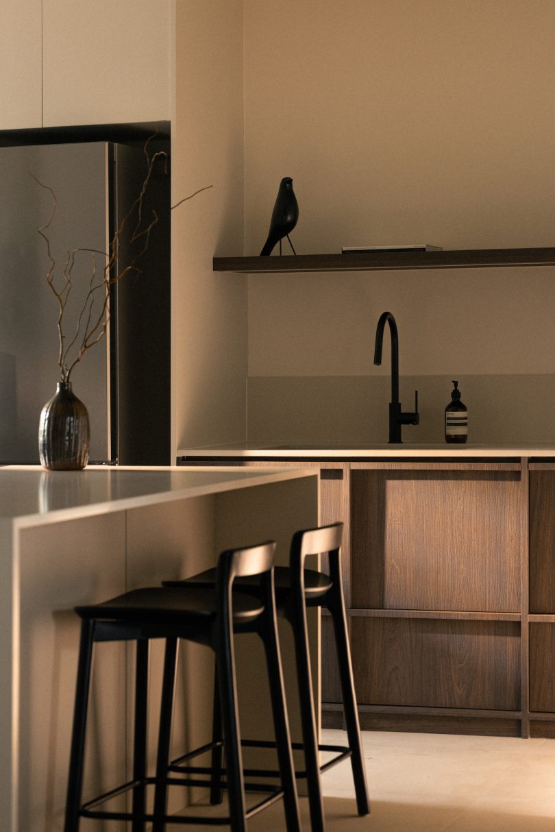 由arche设计的极简主义空间Crème