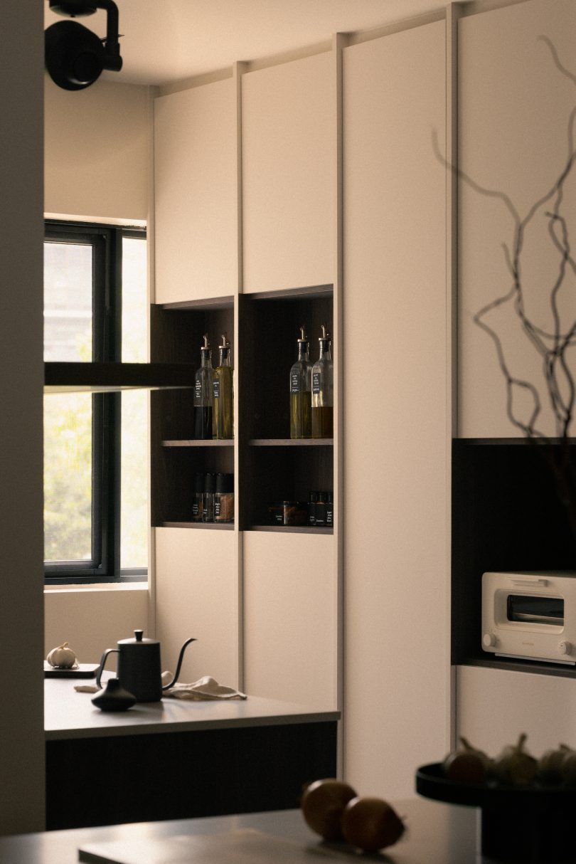 由arche设计的极简主义空间Crème