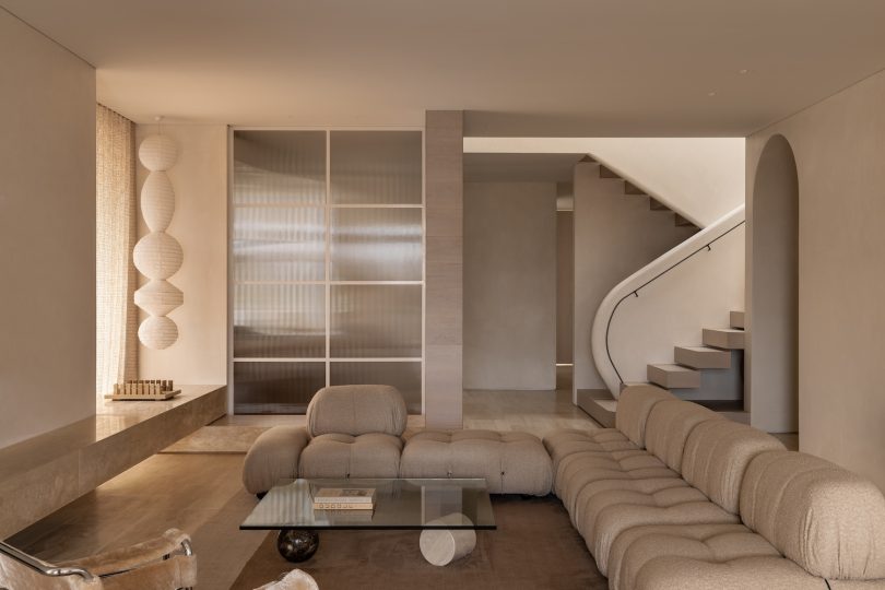 由McKimm设计的极简主义住宅Moda Apartment